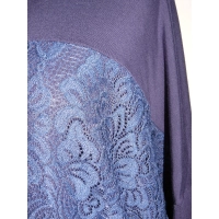 Elegancka bluzka zdobiona kwiatową koronką - granatowa